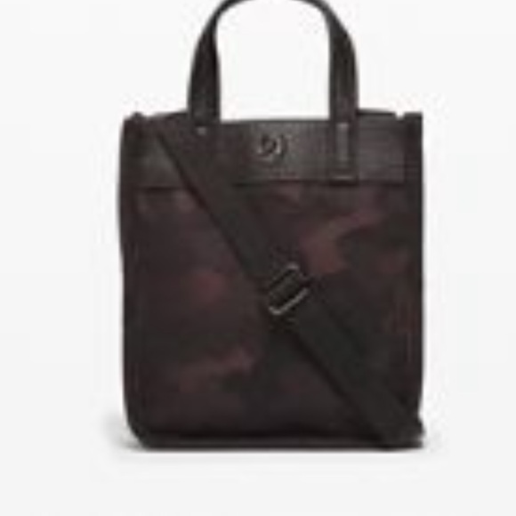Lululemon camo small crossbody RARE - Picture 1 of 7
